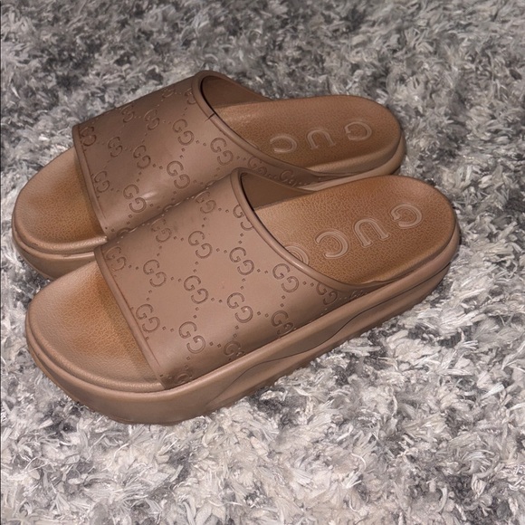 Gucci Rubber platform clogs Size 9 - Picture 15 of 15